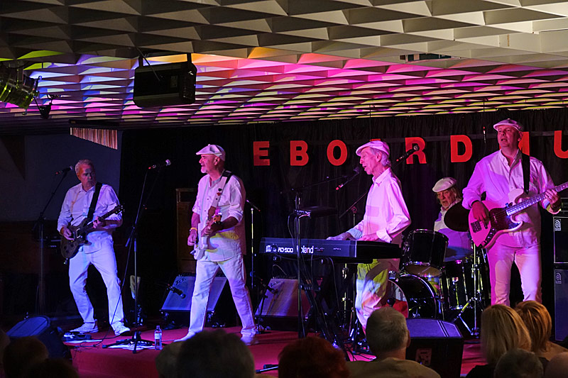 09 - THE RUBETTES FEAT. BILL HURD