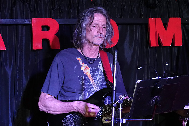 10 - MARMOR STEIN UND EISEN - HARRY HOLLER