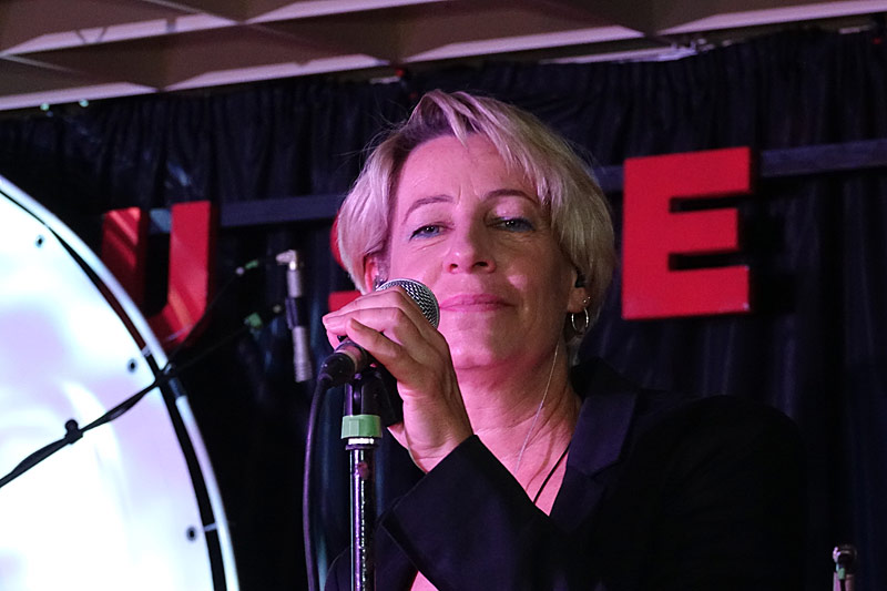 06 - YET ANOTHER FLOYD - INA HASLINGER