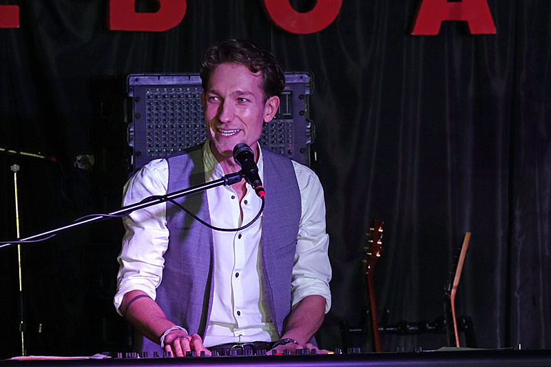 05 - SONGS OF DEATH - SIMON STADLER