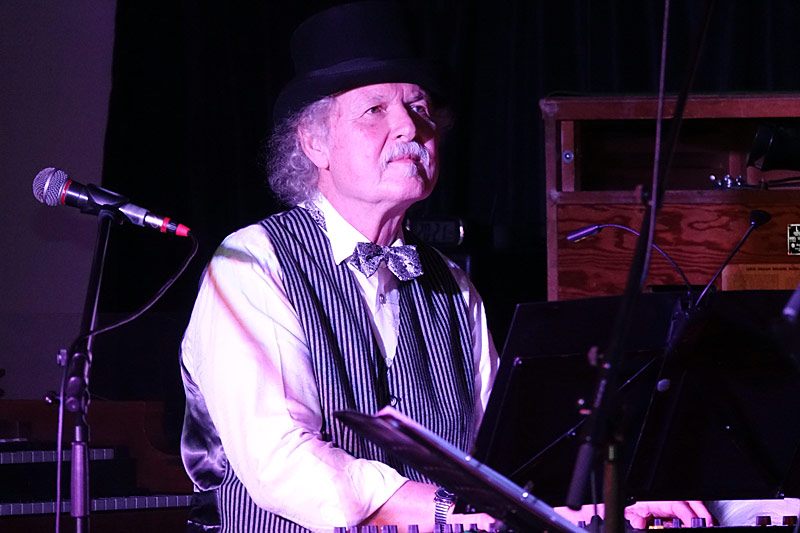 04 - VERY OLD STOARIEGLER DIXIELAND BAND - PETER LORENZ