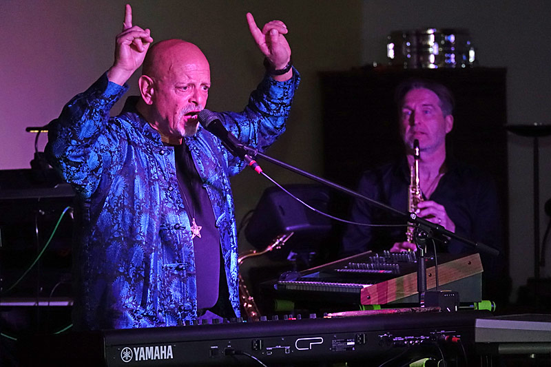 07 - SONG CONTEST PARTY - GARY LUX