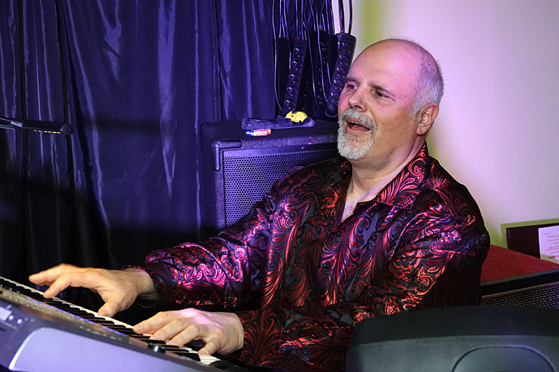 18 - SONG CONTEST PARTY - ROMAN MERWA